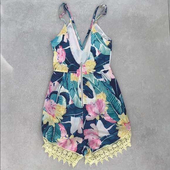 FLORAL ROMPER - Picture 6 of 9